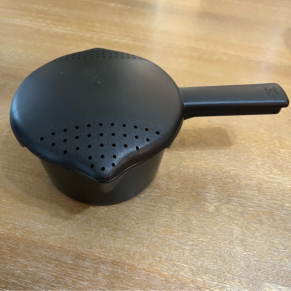 Pampered Chef Small Micro-cooker 1 Quart